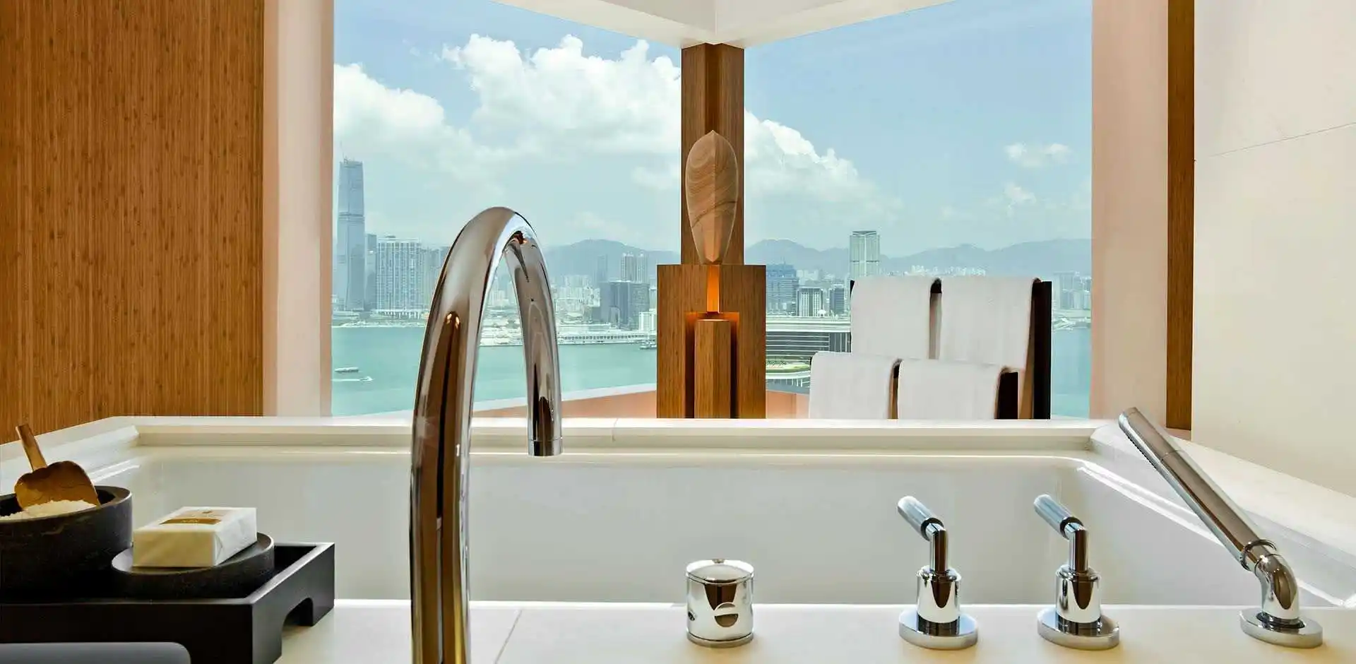 HKG158_4_5.webp
