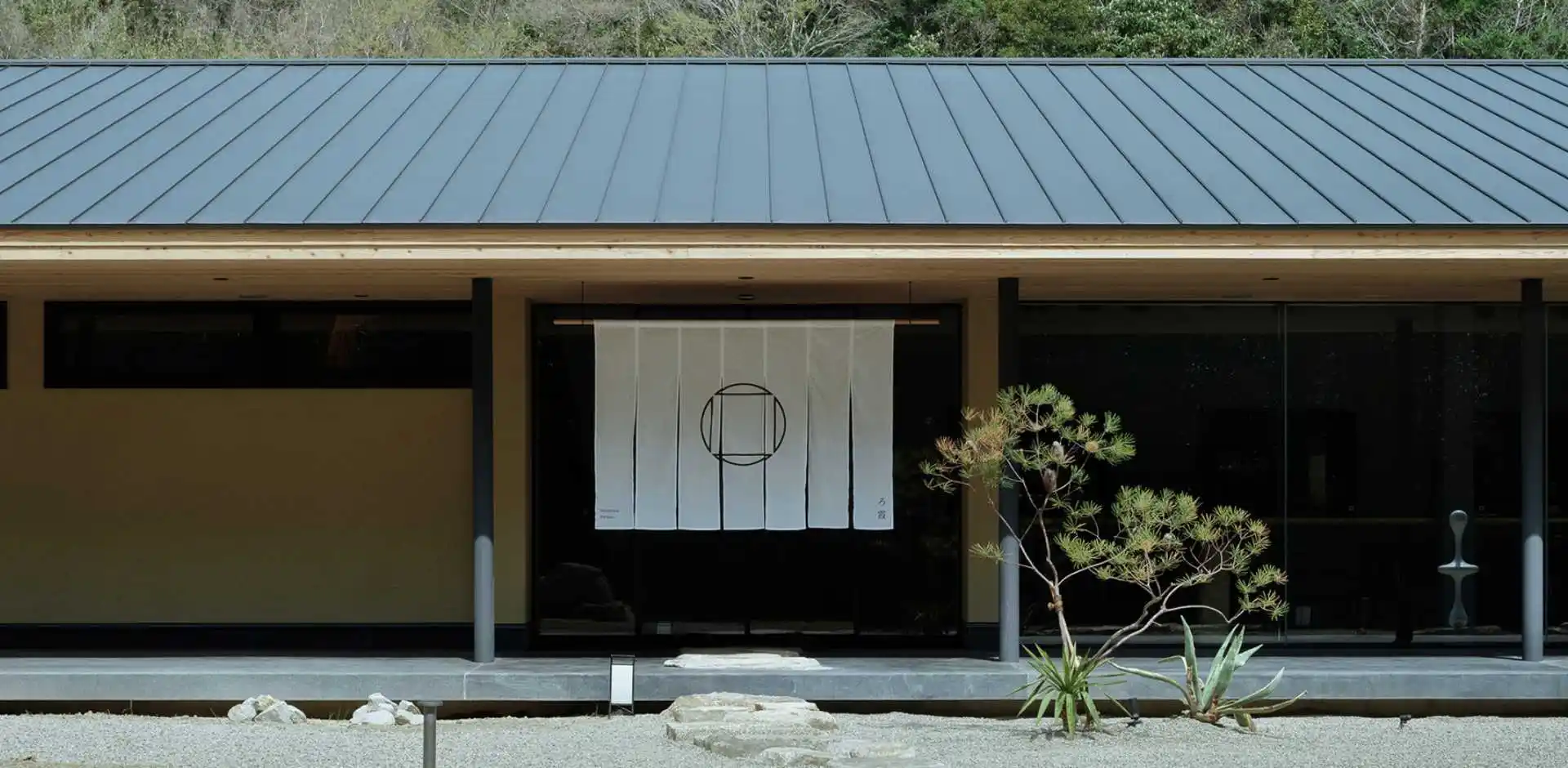 JAP182_2_5.webp