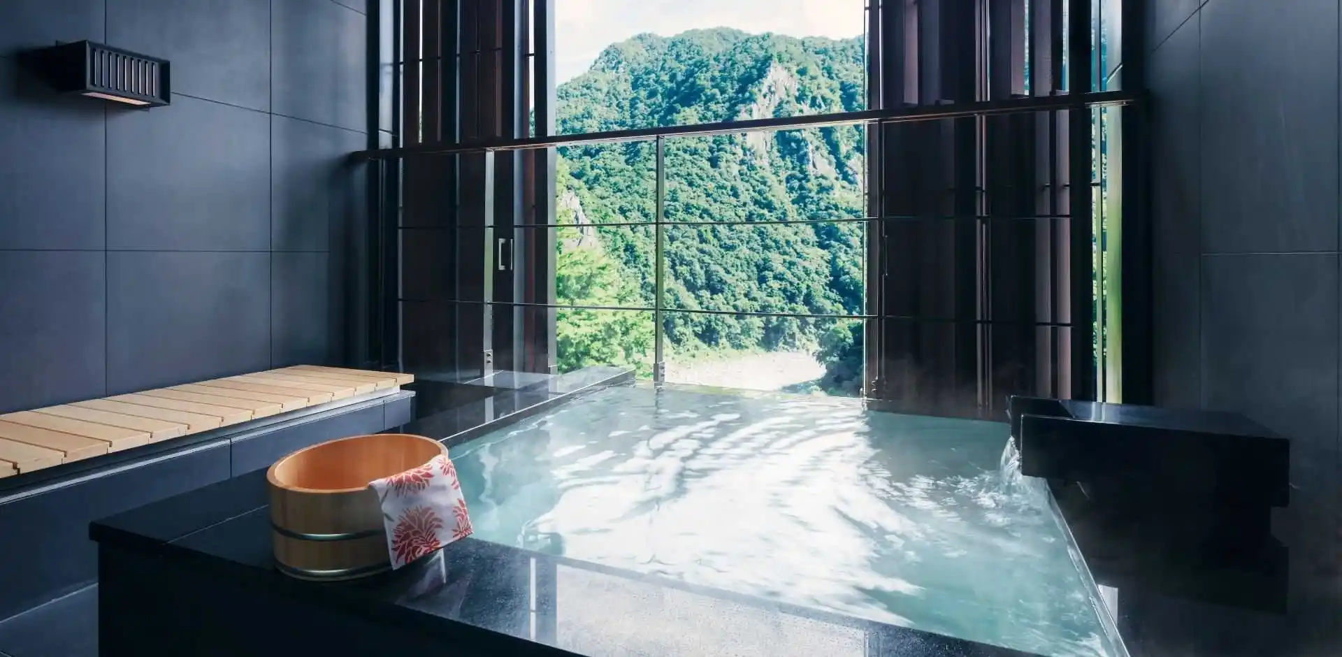 TAIW151_5_5.webp