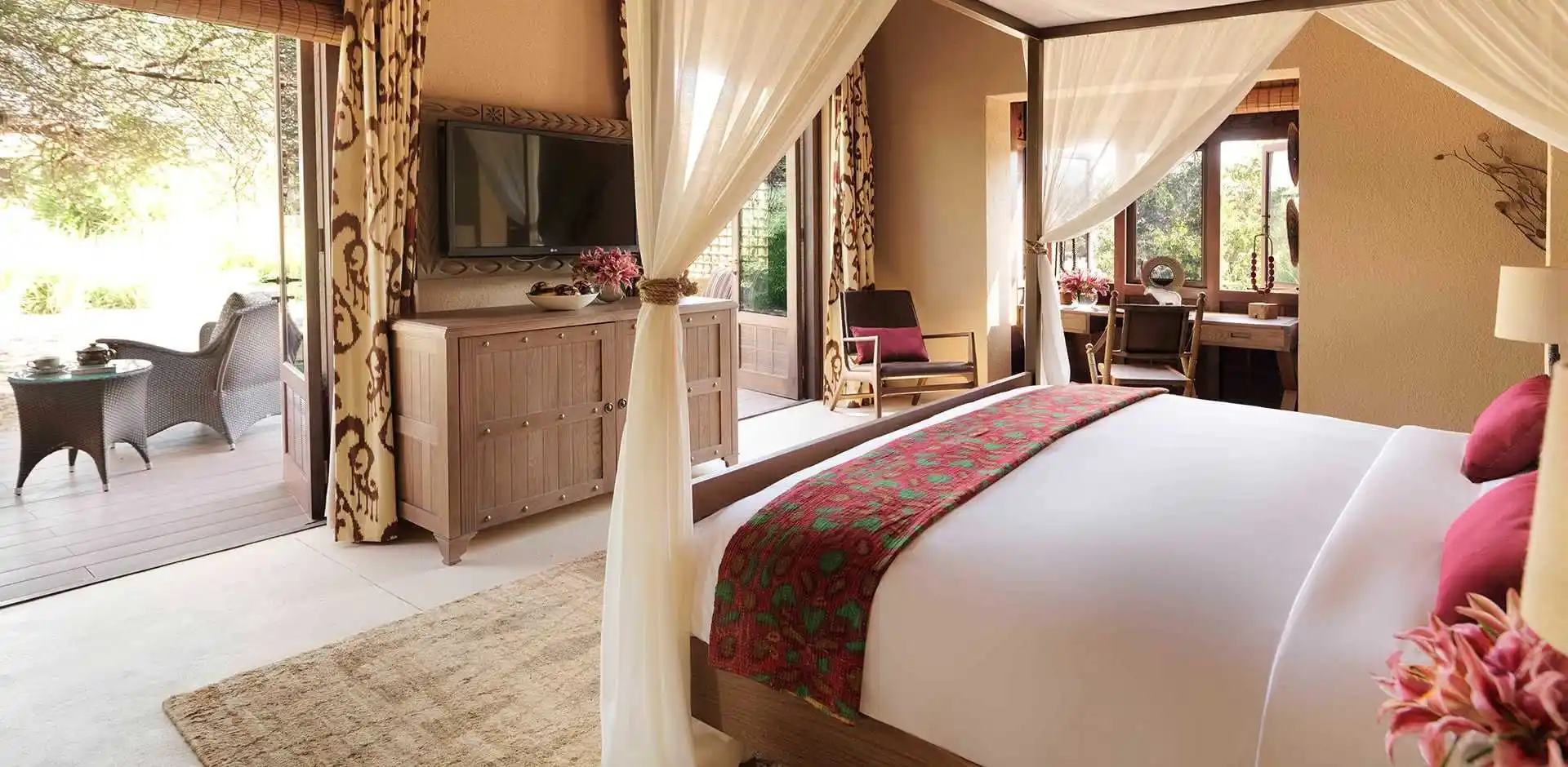 UAE154_2_5.webp
