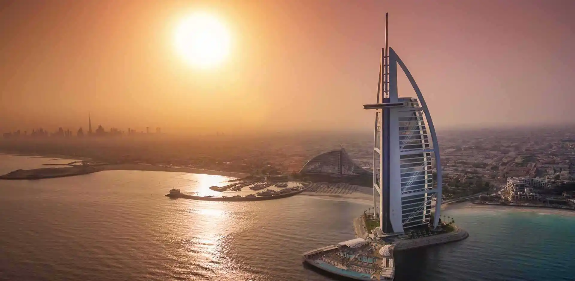 UAE157_1_5.webp