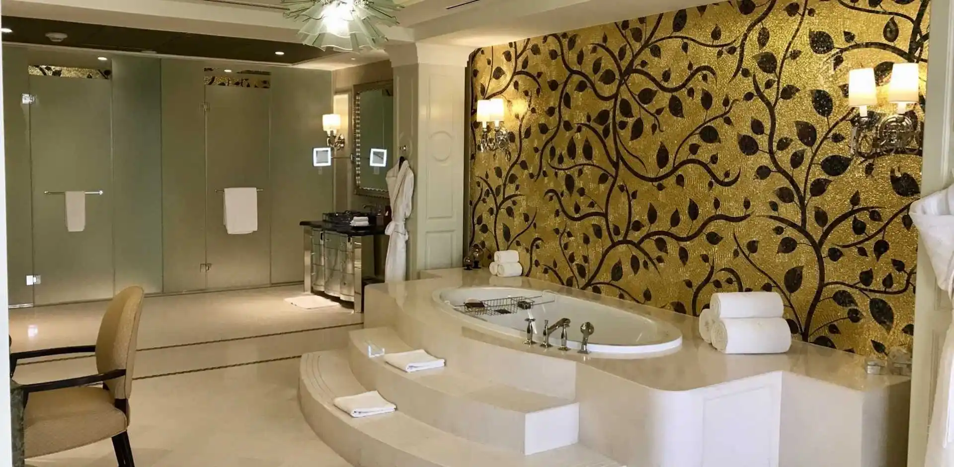 UAE164_4_5.webp