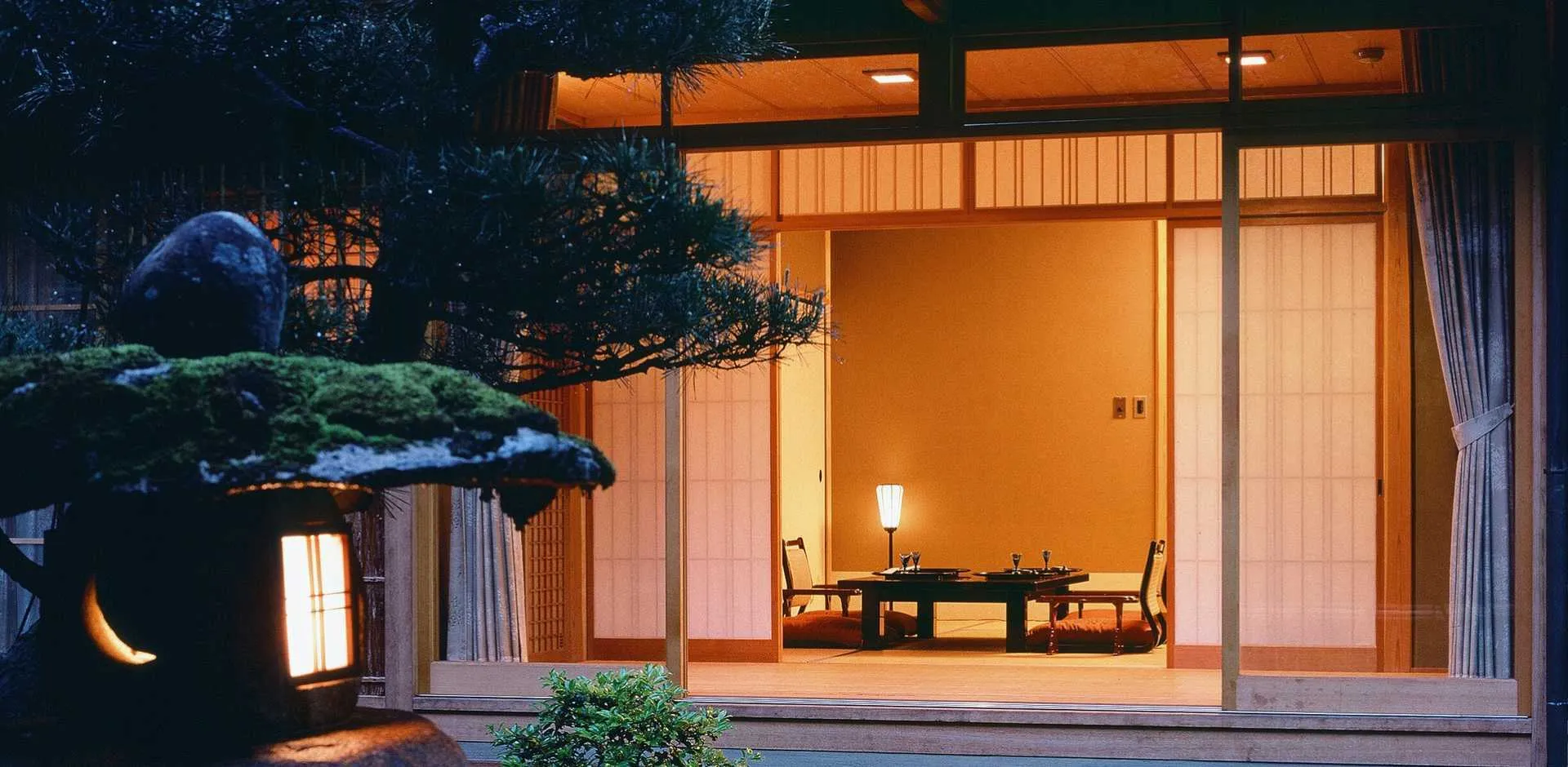 JAP183_4_5.webp