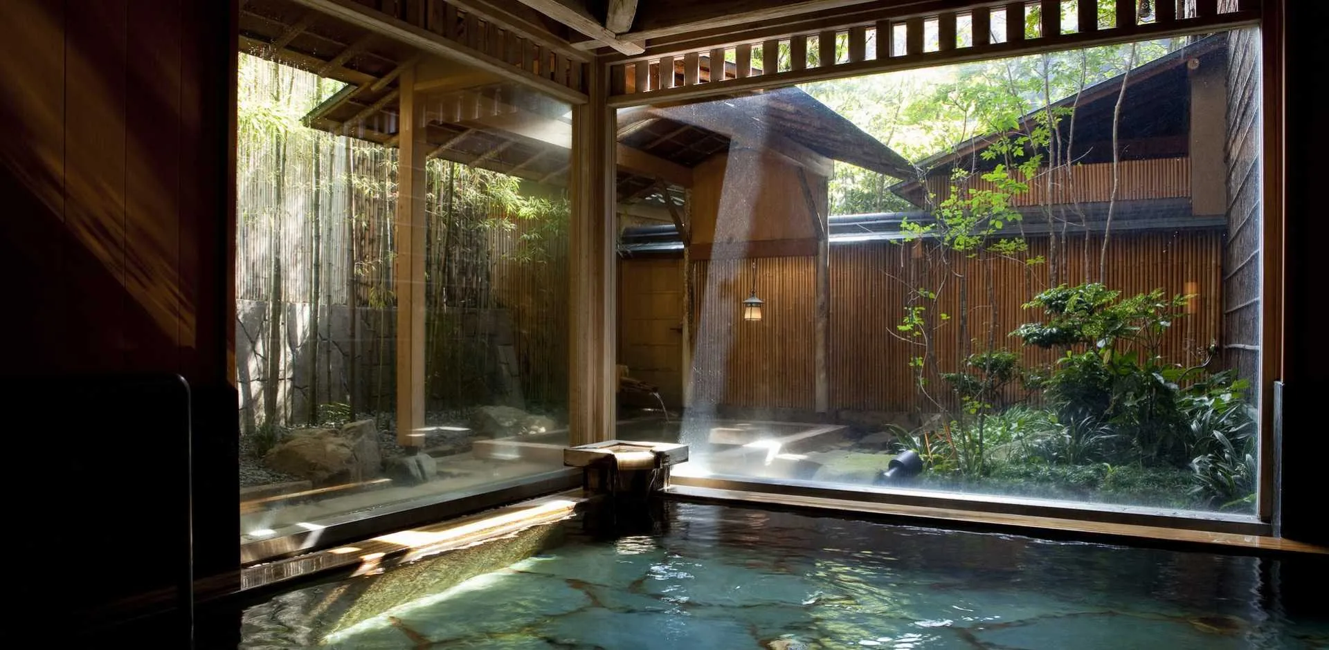 JAP183_5_5.webp