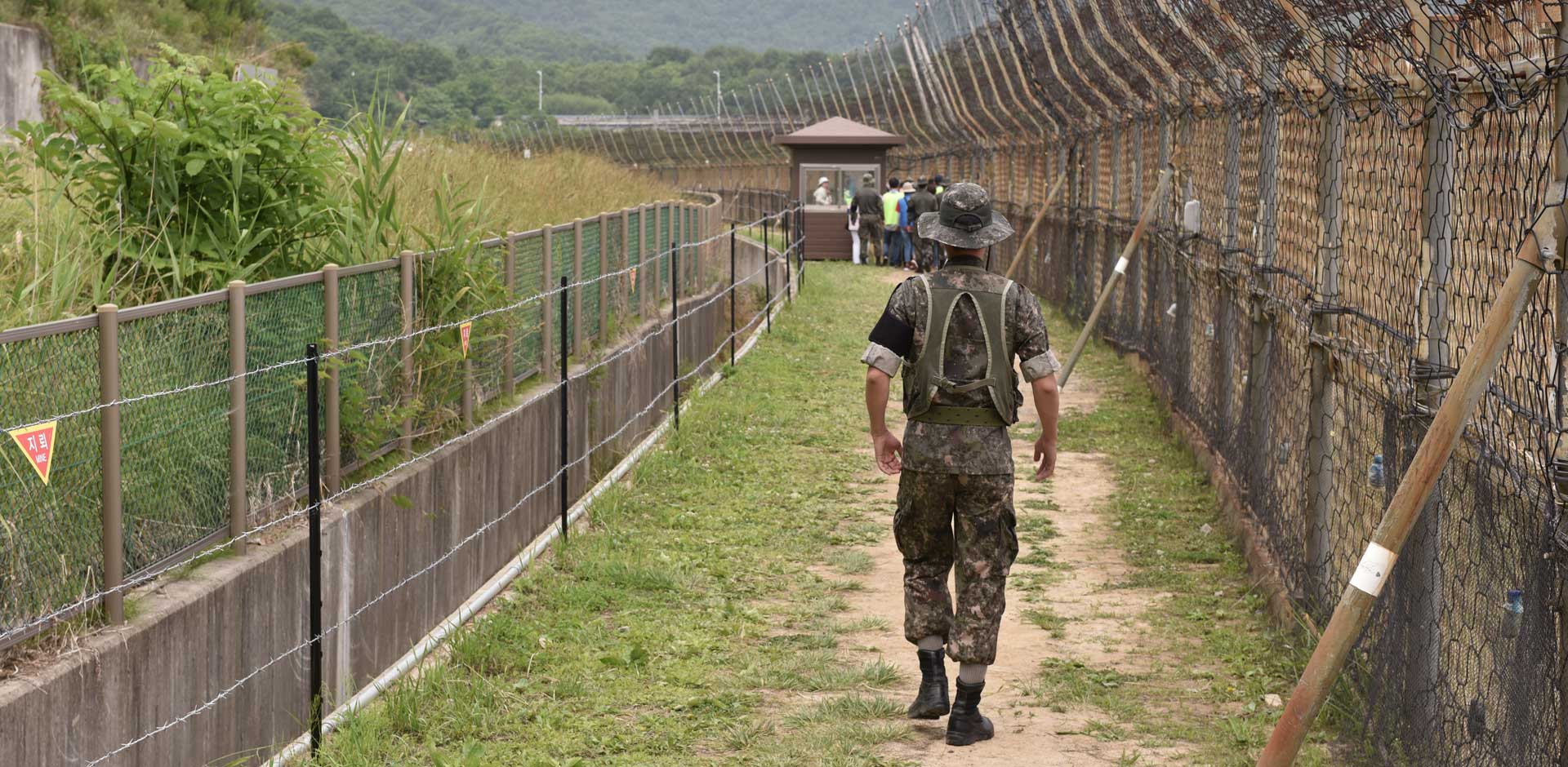 DMZ (Demilitarized Zone) 