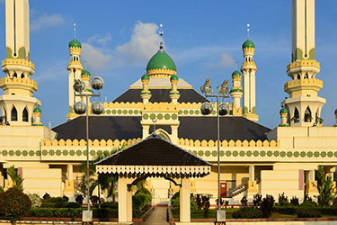 Brunei's Royal Splendour and Rainforest Adventure